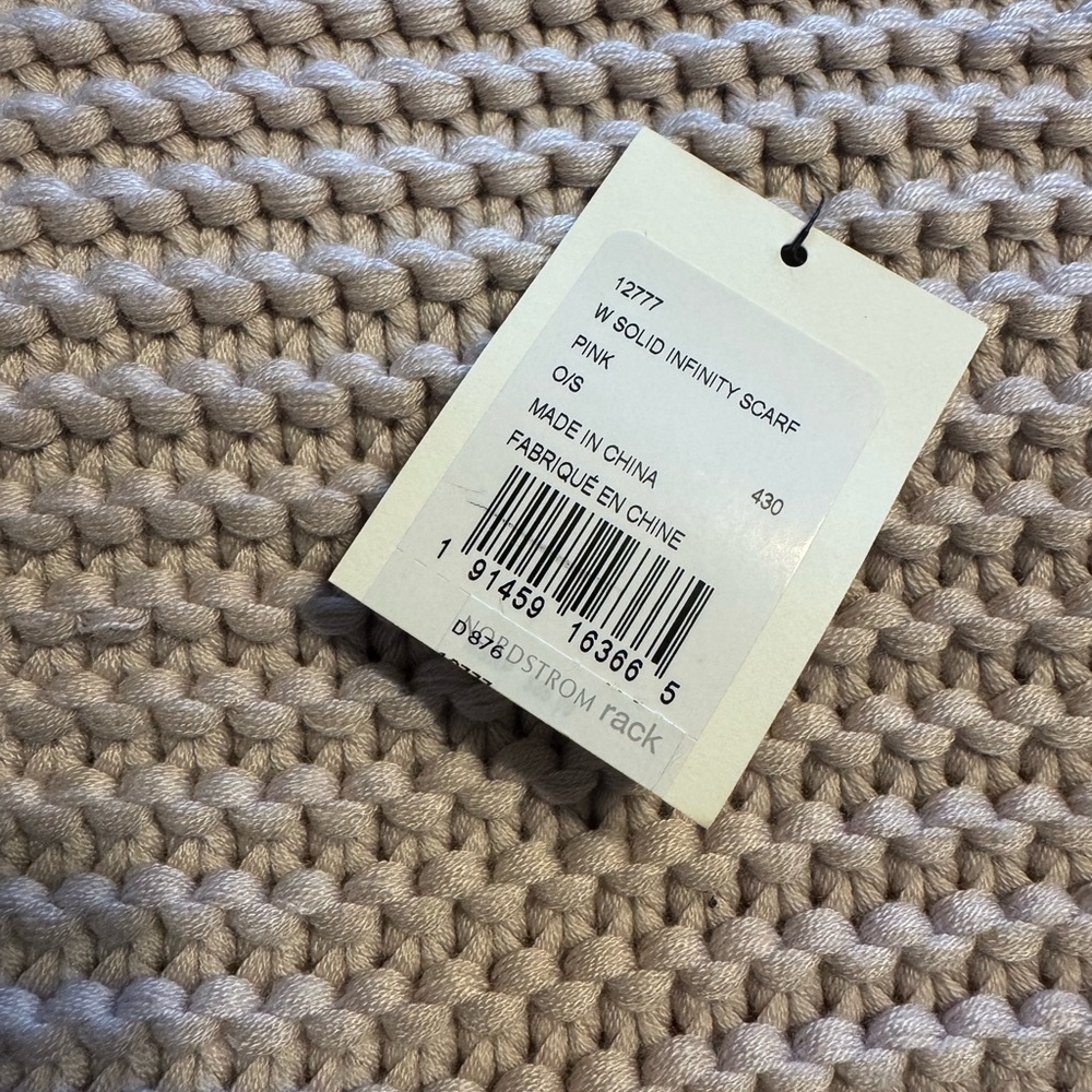 UGG Light Pink/Light Purple Infinity Knit Scarf and matching Knit Hat - Picture 2 of 5